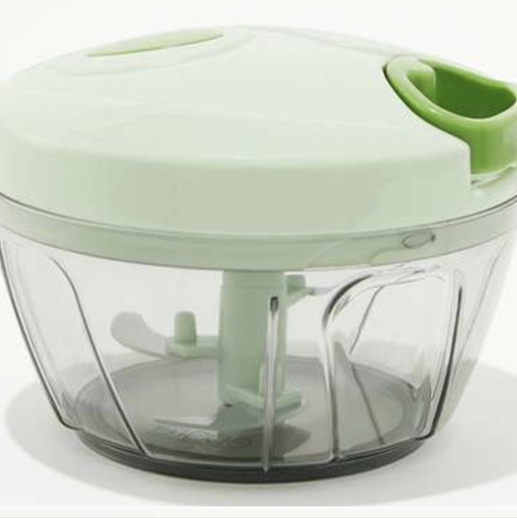 2/$50 Epare Mini Vegetable Chopper - Picture 3 of 10